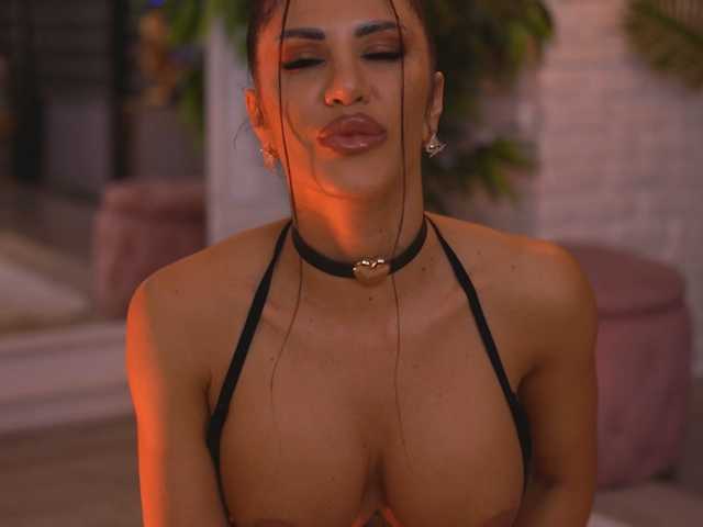 GallienneGolld live cam on BongaCams