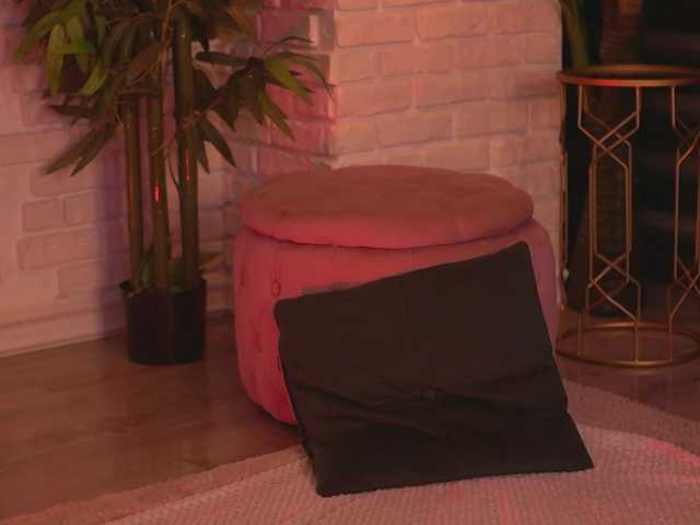 GallienneGolld live cam preview