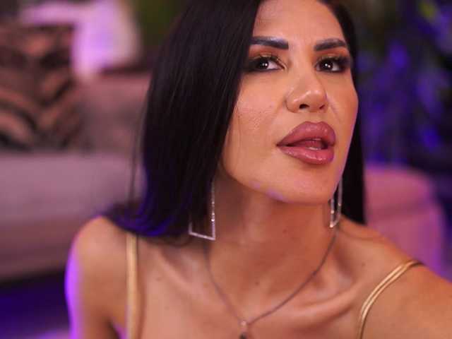 GallienneGolld live cam on BongaCams