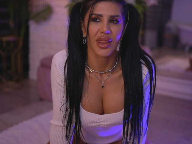 GallienneGolld, en directo ahora en BongaCams