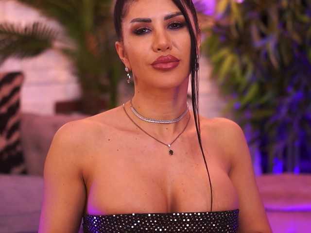 GallienneGolld live cam on BongaCams