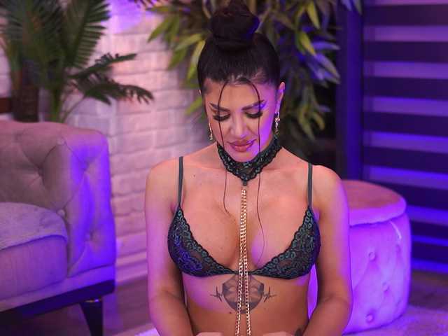 GallienneGolld live cam on BongaCams