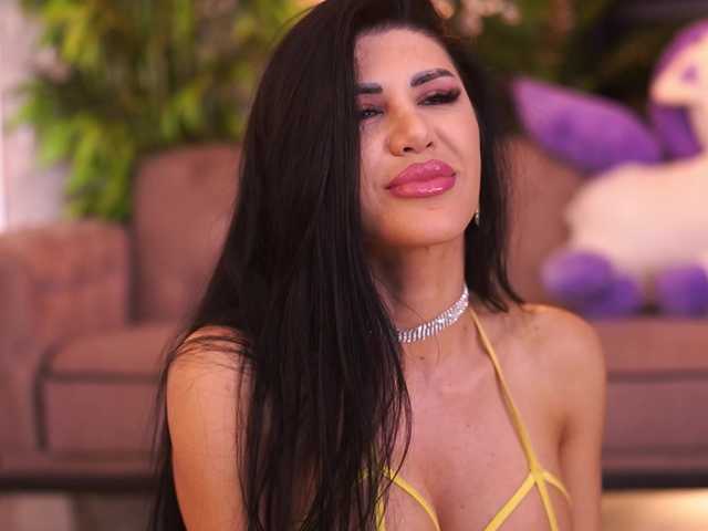 GallienneGolld live cam on BongaCams