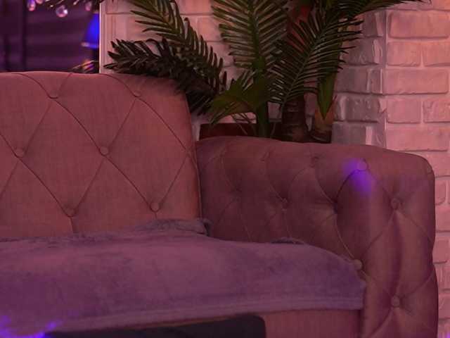 GallienneGolld live cam on BongaCams