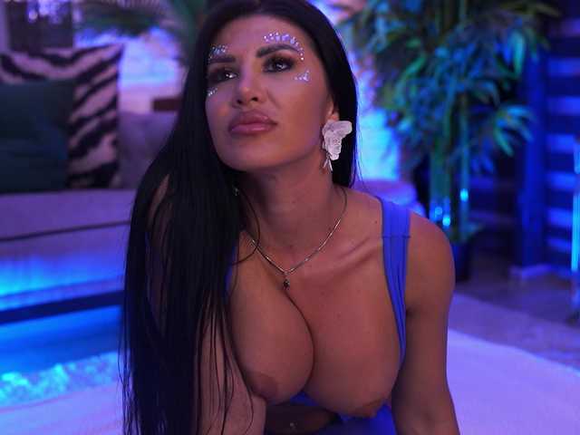 GallienneGolld live cam on BongaCams