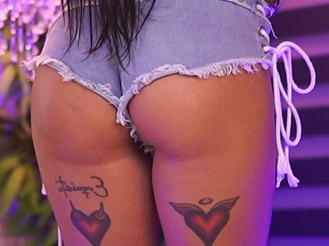 GallienneGolld live cam on BongaCams