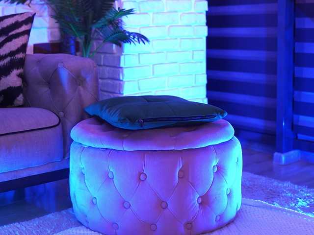 GallienneGolld live cam on BongaCams