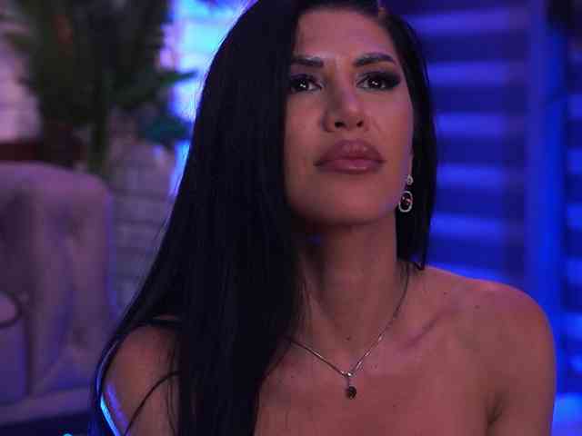 GallienneGolld Live Webcam on BongaCams