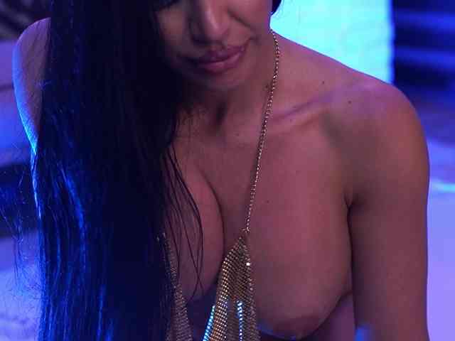 GallienneGolld Live Webcam on BongaCams