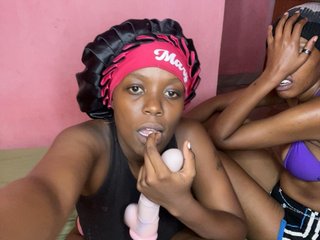 Bondeddesire's Live Webcam