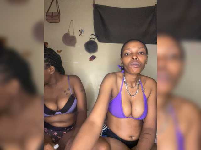 Bondeddesire live cam on BongaCams