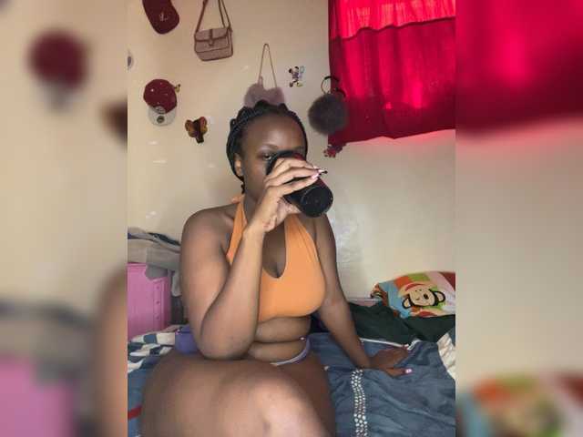 Bondeddesire live cam on BongaCams
