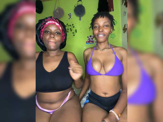 Bondeddesire live cam on BongaCams