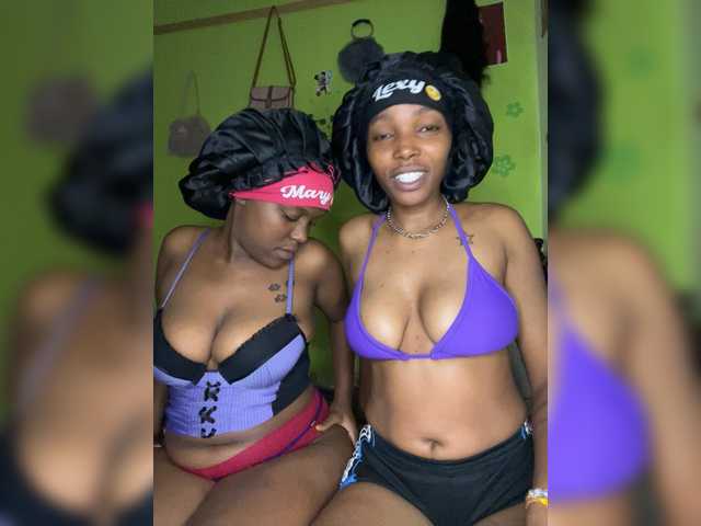 Bondeddesire live cam on BongaCams
