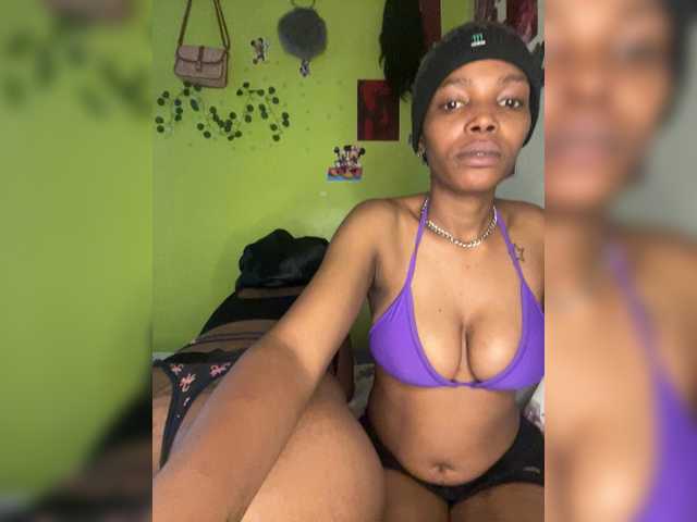 Bondeddesire live webcam show