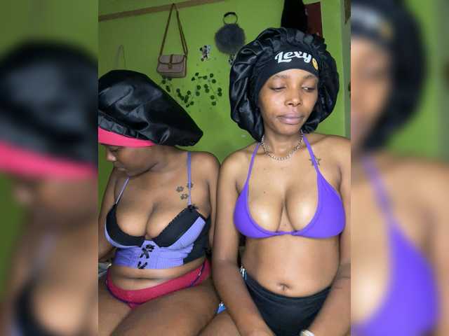 Bondeddesire live cam on BongaCams