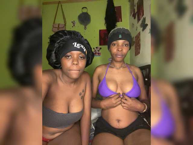 Bondeddesire live cam on BongaCams