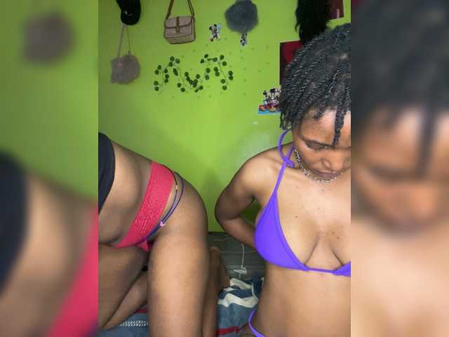 Bondeddesire live cam on BongaCams
