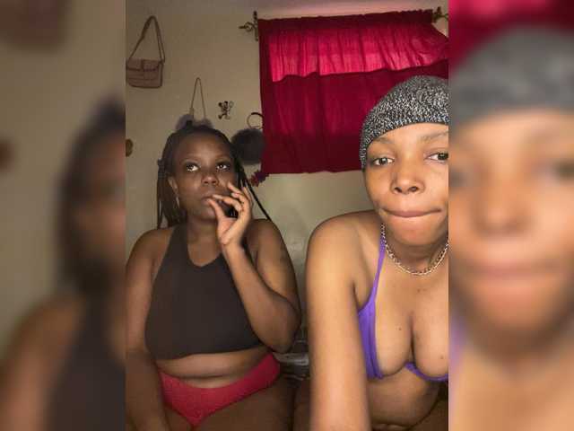 Bondeddesire live cam on BongaCams