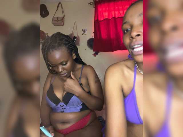 Bondeddesire live cam on BongaCams