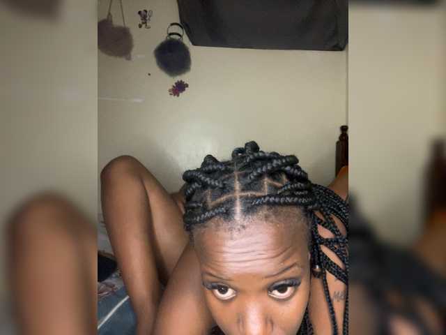 Bondeddesire live cam on BongaCams