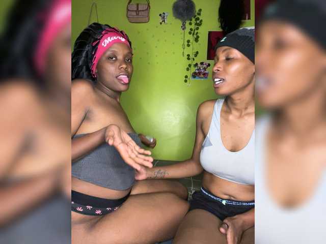 Bondeddesire live cam on BongaCams
