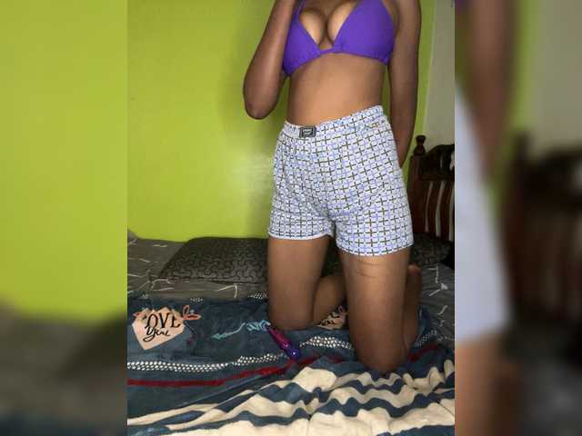 Bondeddesire live cam on BongaCams