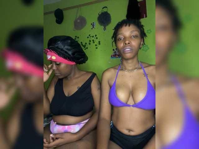 Bondeddesire live cam on BongaCams