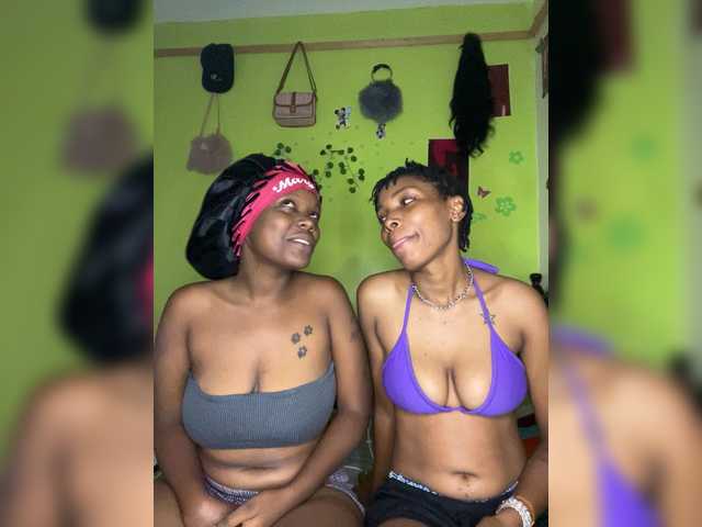 Bondeddesire live cam on BongaCams