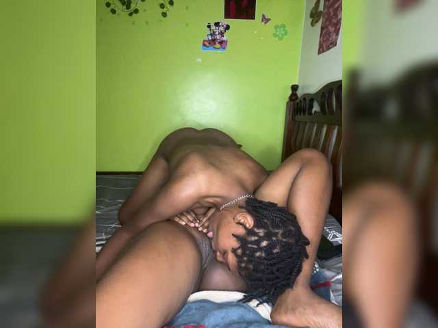 Bondeddesire live cam on BongaCams