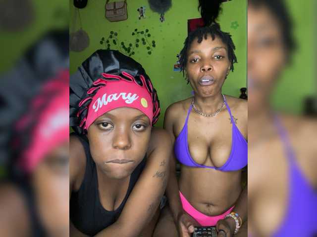 Bondeddesire live cam on BongaCams