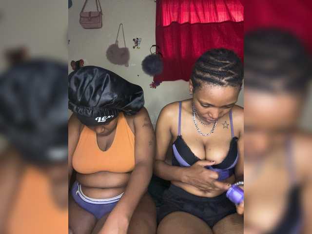 Bondeddesire live cam on BongaCams