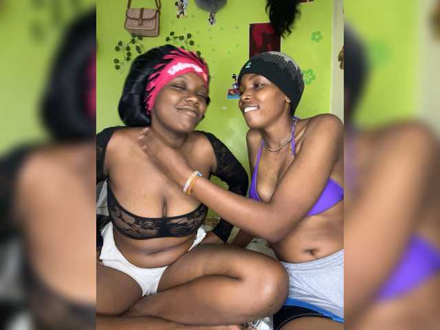 Bondeddesire live webcam show