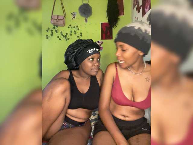 Bondeddesire live webcam show