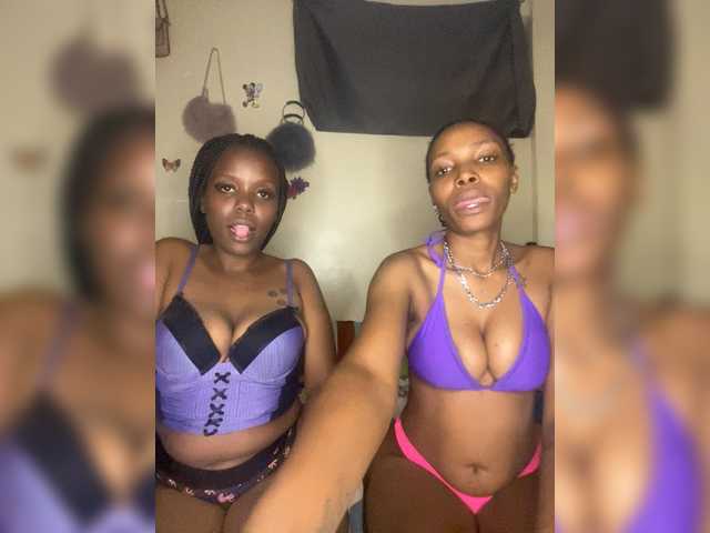 Bondeddesire live cam on BongaCams
