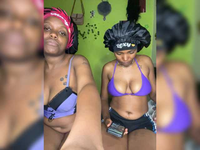 Bondeddesire live cam on BongaCams