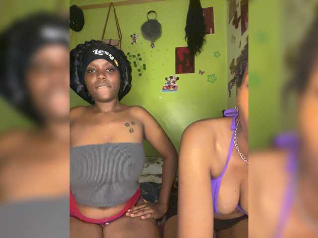 Bondeddesire live webcam show