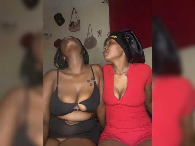 Bondeddesire live cam on BongaCams