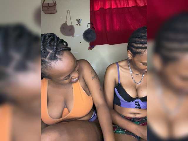 Bondeddesire live cam on BongaCams