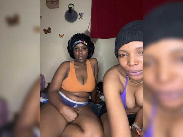 Bondeddesire live cam on BongaCams