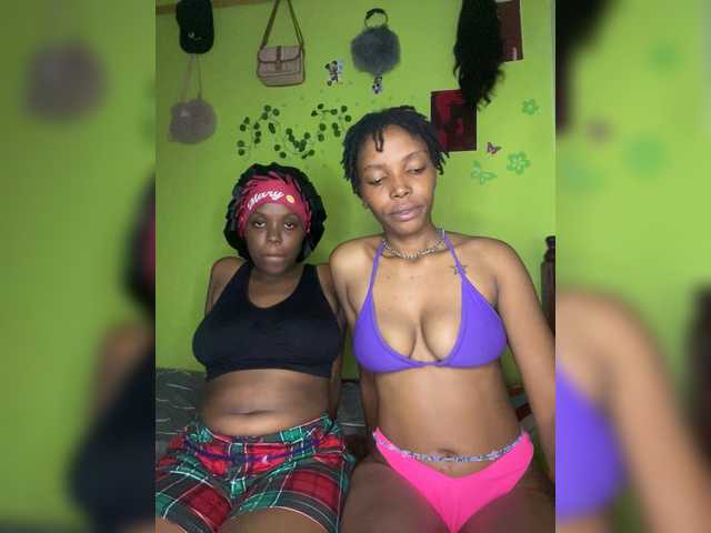 Bondeddesire live cam on BongaCams