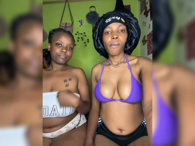 Bondeddesire live cam on BongaCams