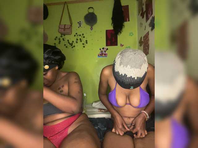 Bondeddesire live webcam show