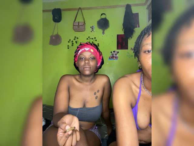Bondeddesire live cam on BongaCams