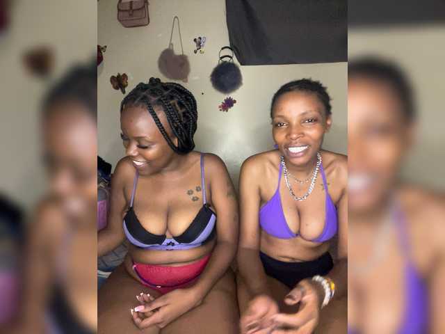 Bondeddesire live cam on BongaCams