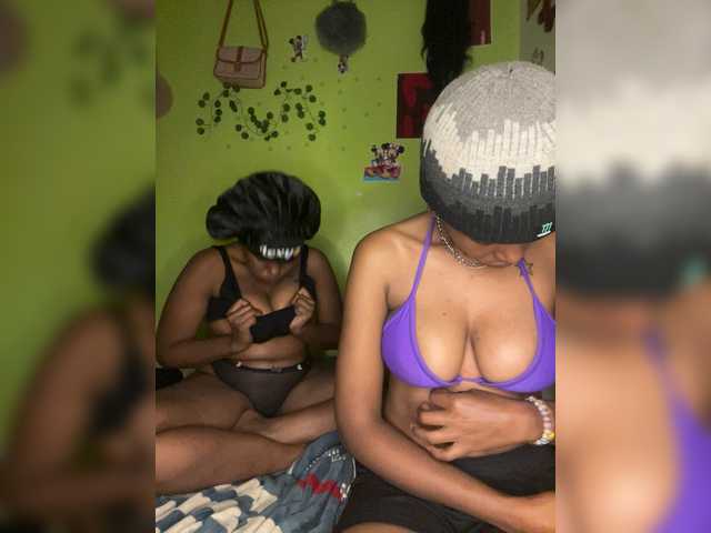 Bondeddesire live webcam show