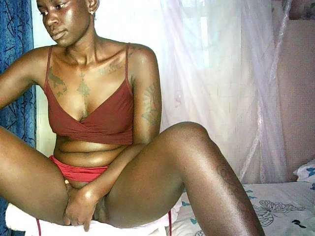 Lynnne live cam on BongaCams