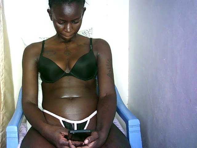 Lynnne live cam on BongaCams
