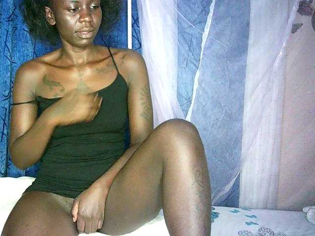 Lynnne live cam on BongaCams