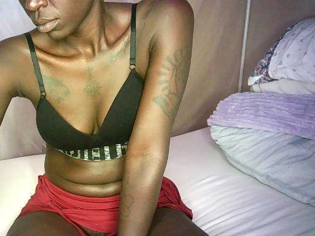 Lynnne live cam on BongaCams